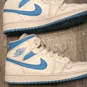Nike Jordan Air 1 MID UNC Legand Blue Womens Size 8